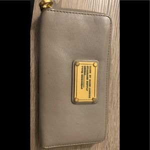 Marc Jacobs zipper wallet